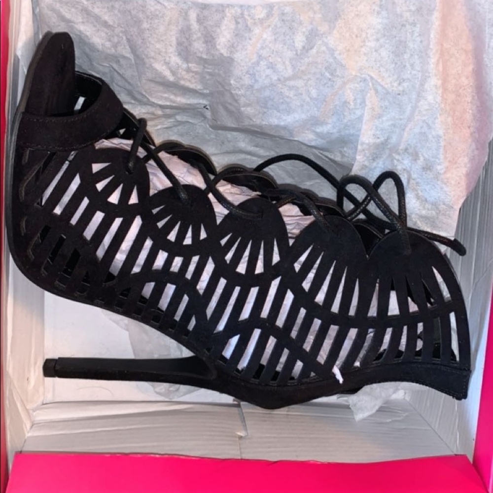 BRAND NEW. Nilsey Black heels from shoedazzle